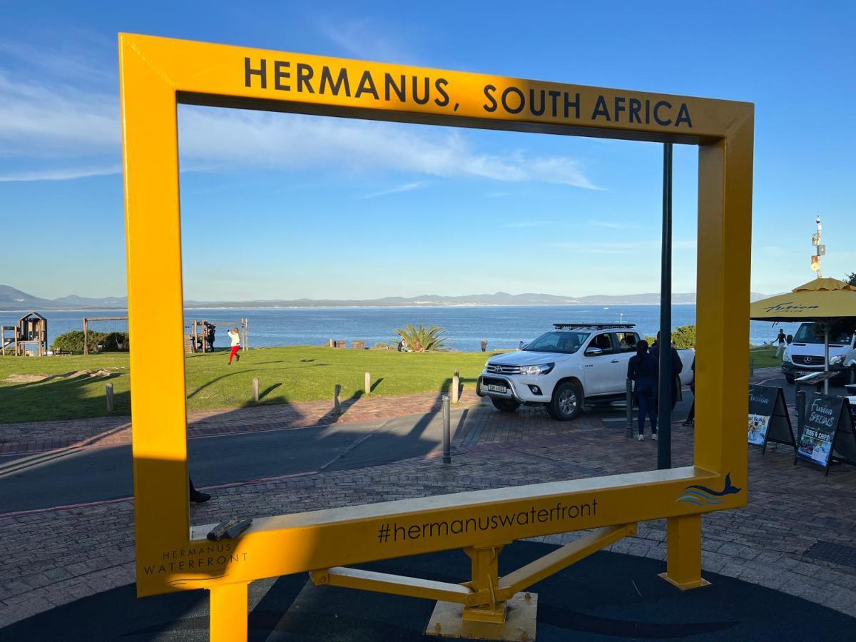 Hermanus Waterfront Apartment No 17 Bagian luar foto